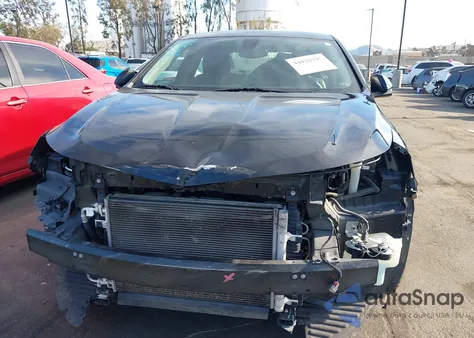 2017 Chevrolet Impala 1Lt из США, поврежденный, VIN 2G1105S32H9106288